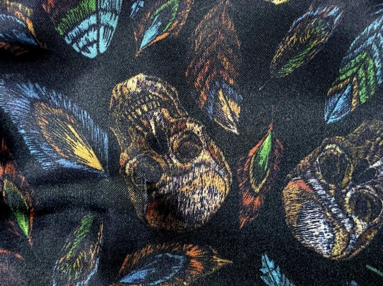Flash Lining 28950-65 GOLD/BLACK SKULL fabric swatch