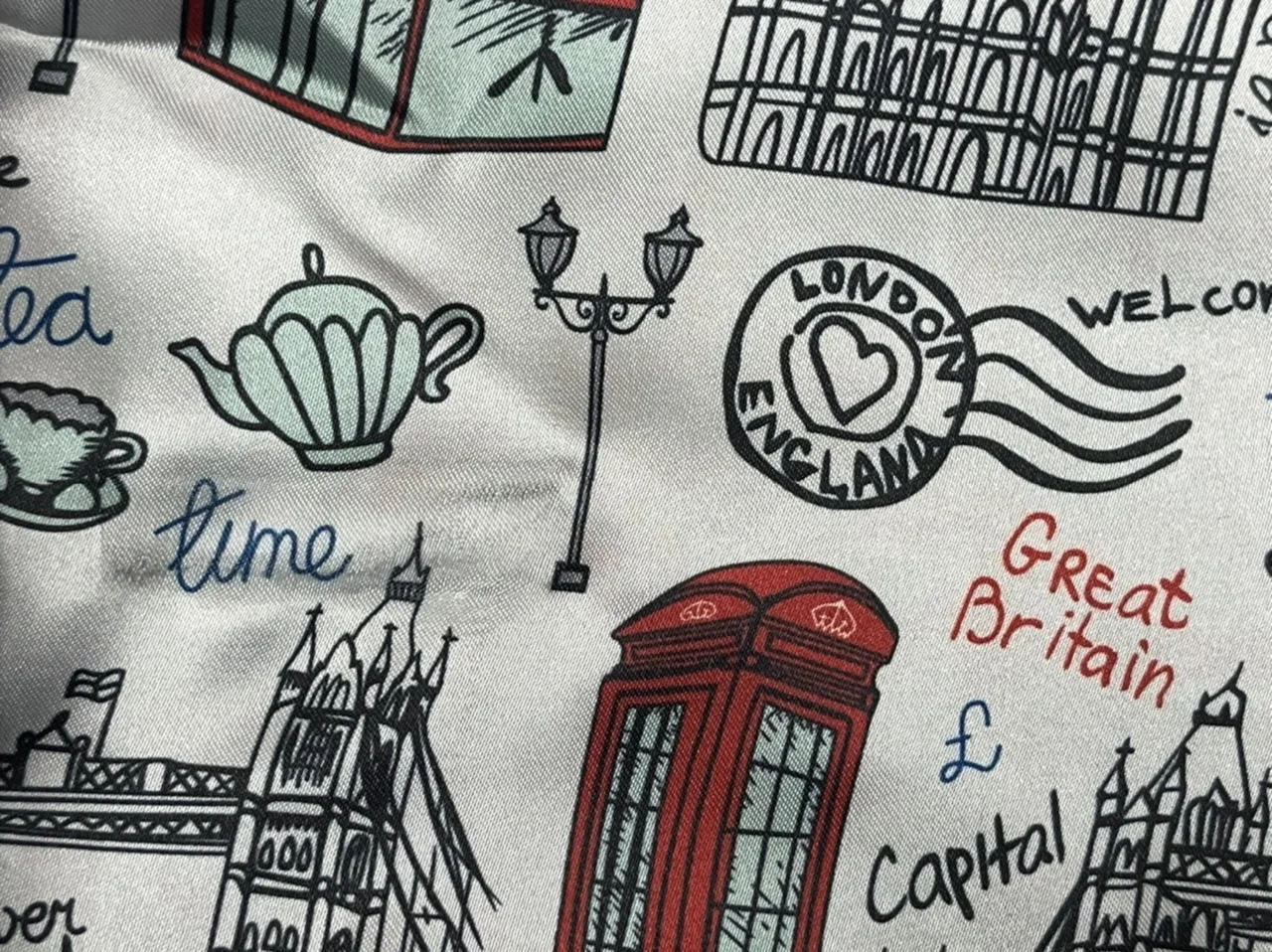 Flash Lining 28951-65 LONDON BY DAY fabric swatch