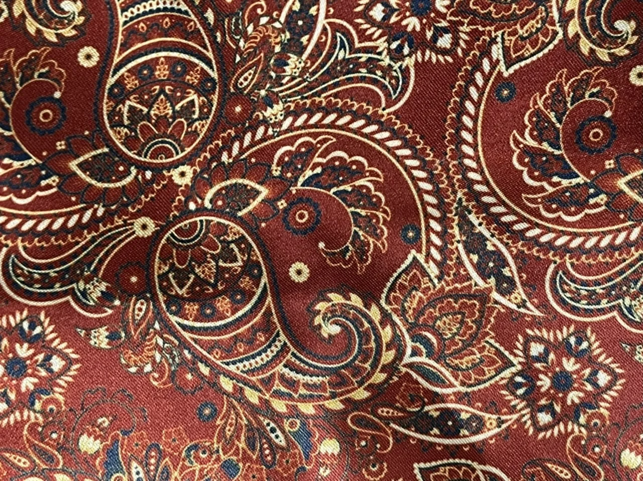 Flash Lining 28955-65 REDDISH PAISLEY fabric swatch