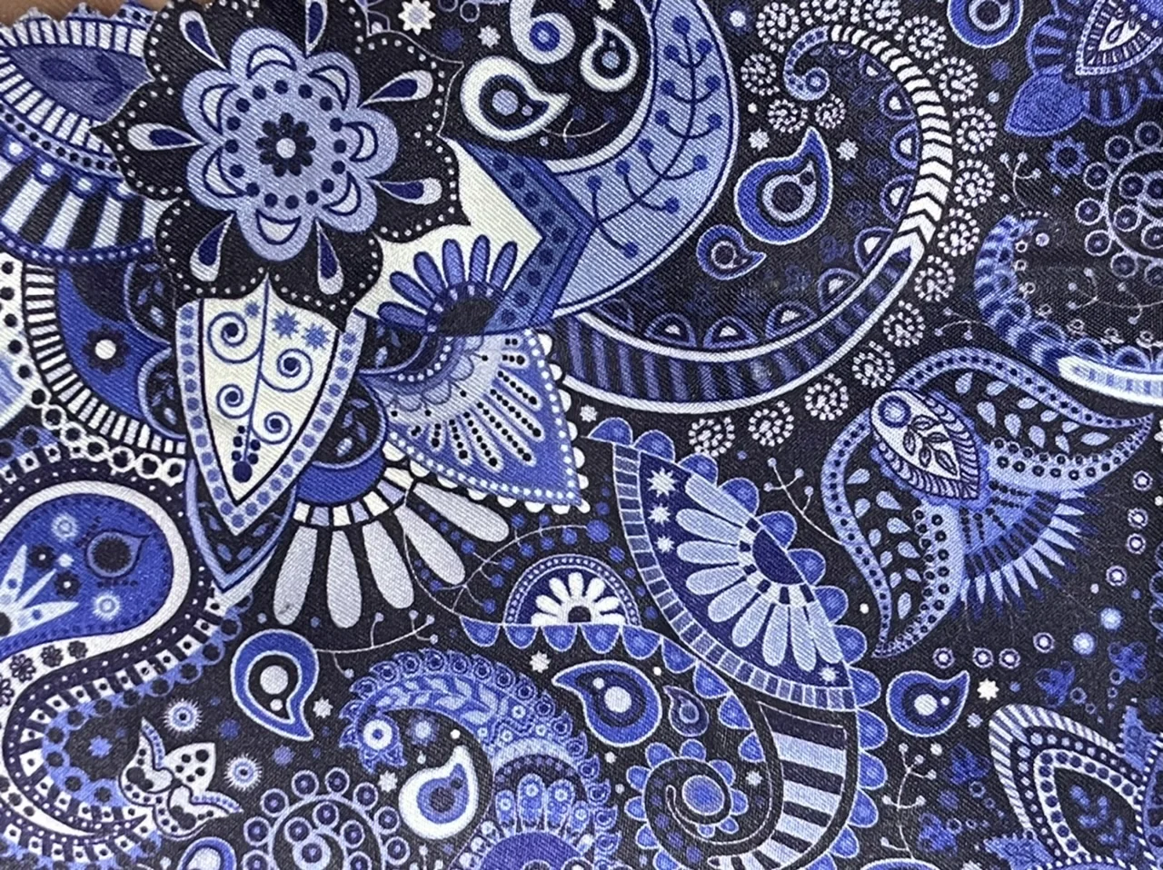 Flash Lining 28957-65 PURPLE PAISLEY fabric swatch
