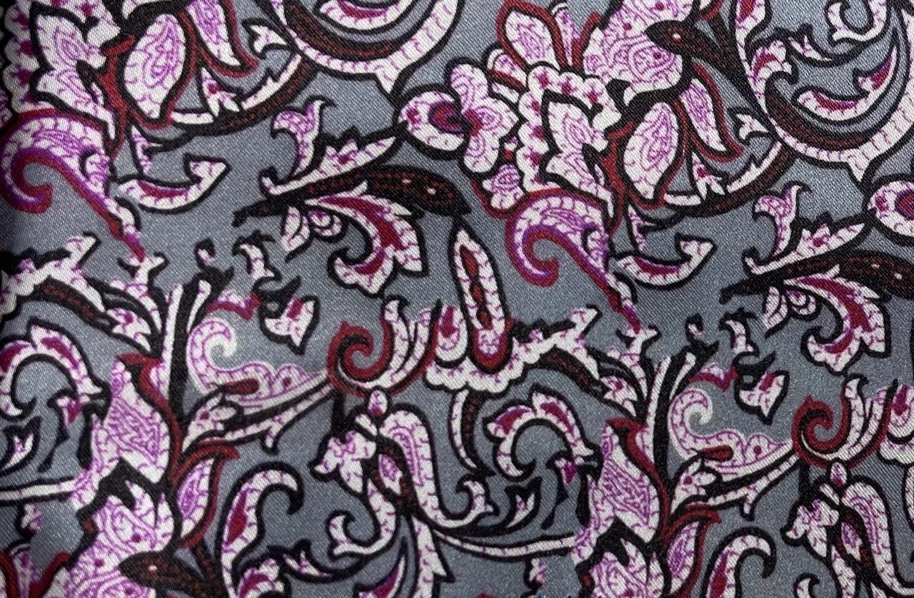 Flash Lining 29105-65 GREY W/ PURPLE PAISLEY fabric swatch