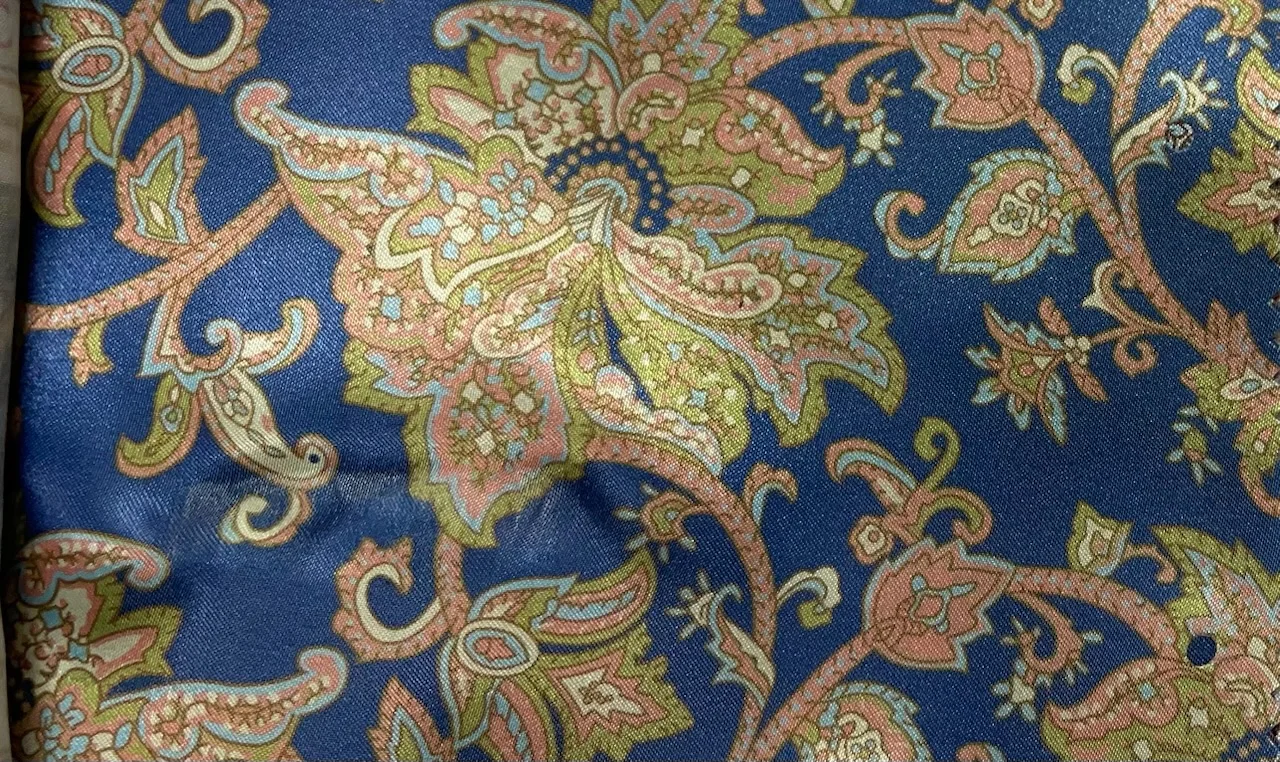 Flash Lining 29112-65 BLUE PAISLEY fabric swatch
