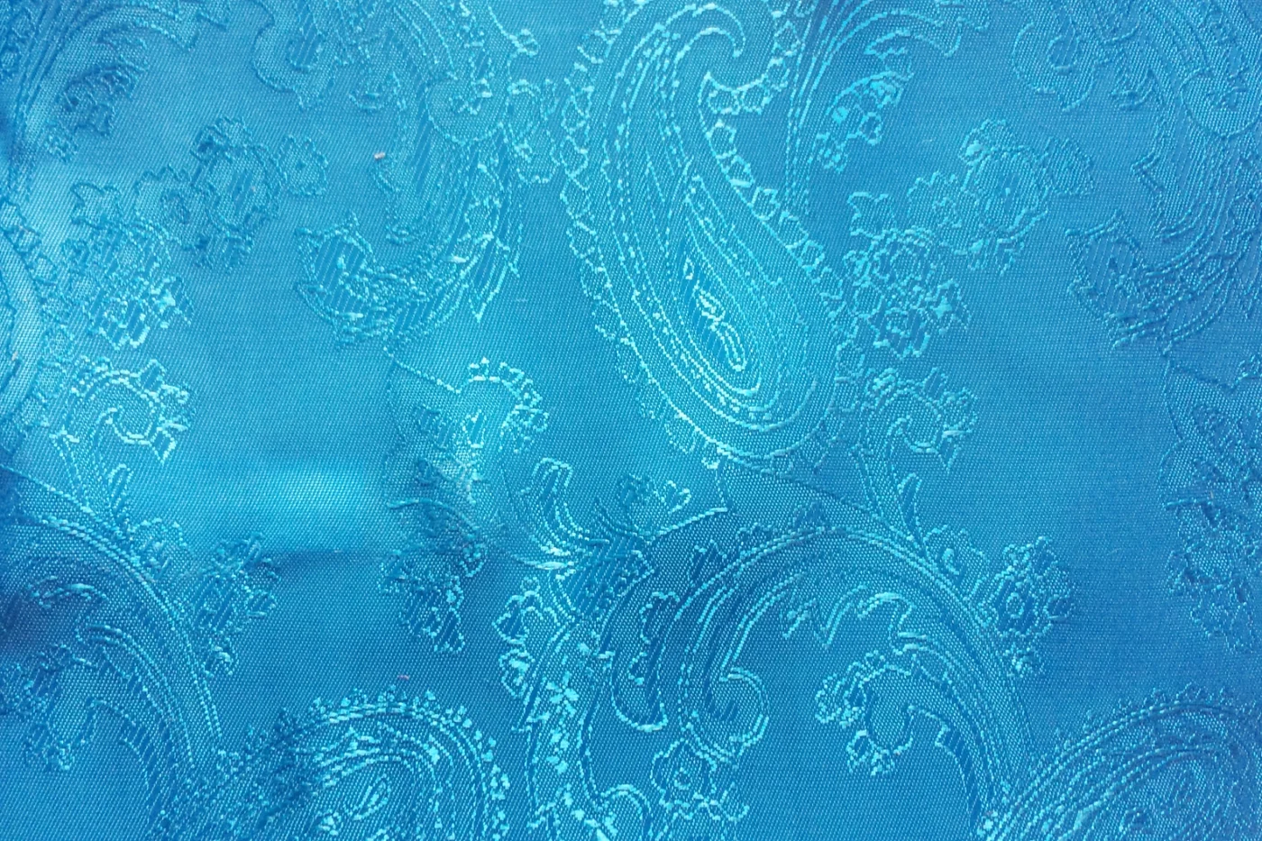Linings 27055-52 TURQUOISE PAISLEY fabric swatch