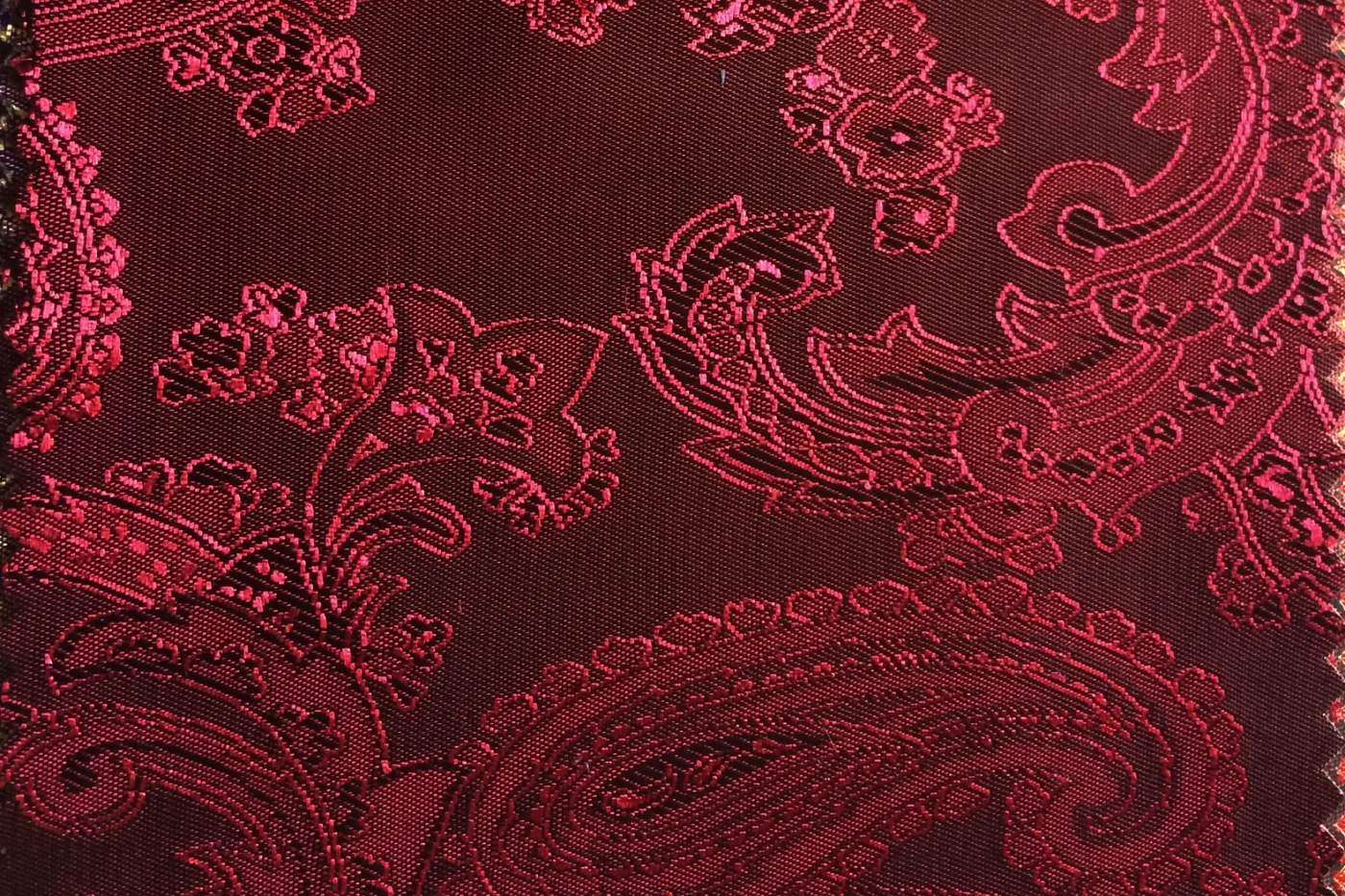Linings 27065-52 RED ON WINE PAISLEY fabric swatch