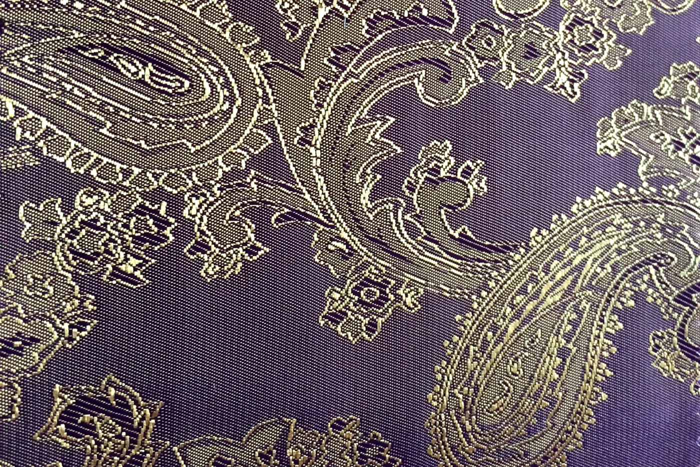 Linings 27070-52 GOLD ON PURPLE PAISLEY fabric swatch