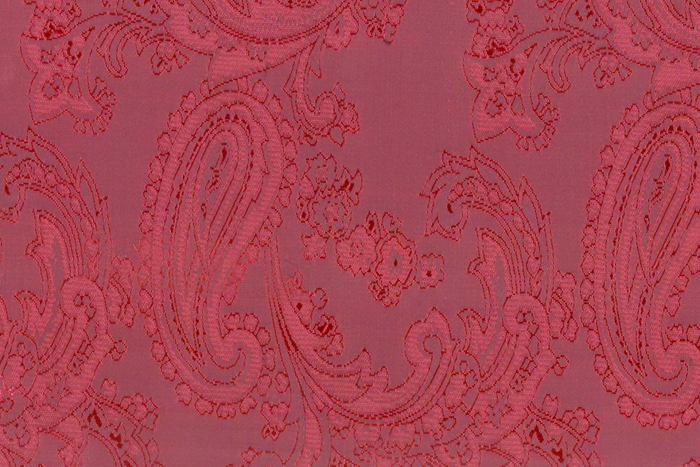 Linings 28519-52 RASPBERRY PAISLEY fabric swatch