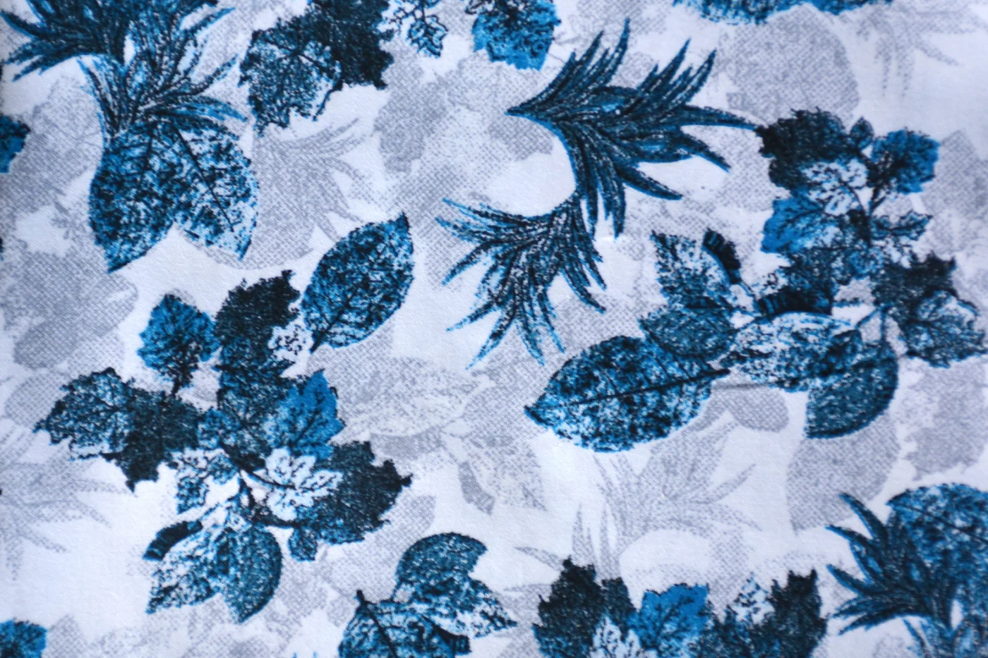 RD Shirting 28102-65 BLUE/GREY FLORAL fabric swatch