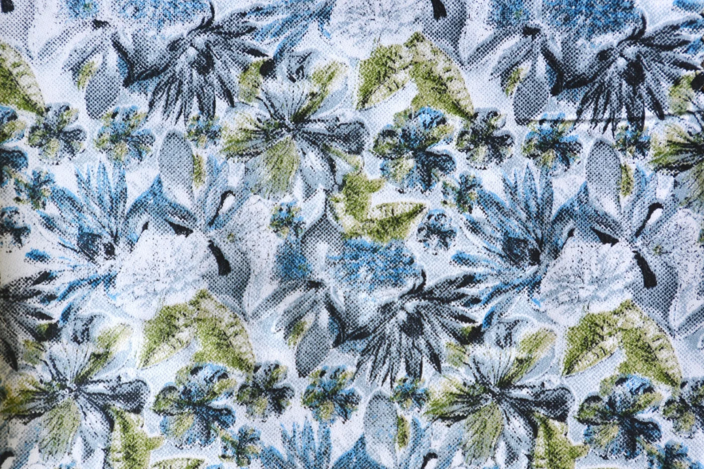 RD Shirting 28121-65 BLUE FLORAL fabric swatch