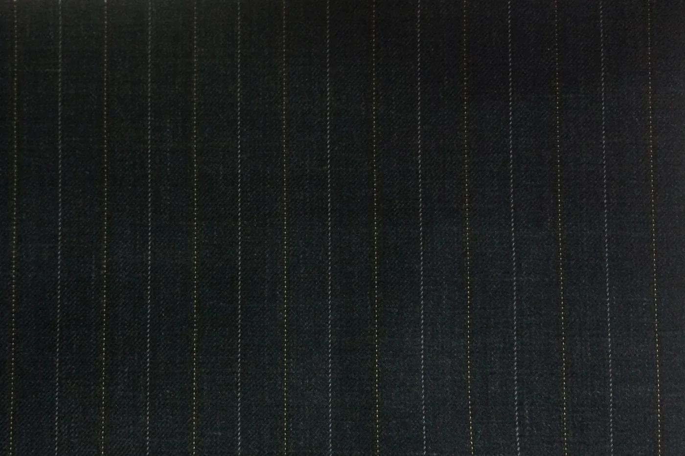 Savile Row 24653-140 GREY W/BRONZE STR fabric swatch